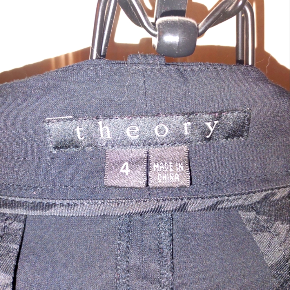 NEW w/o tags: Theory black boot cut dress pants size 4 inseam 34!